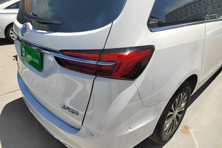 Used Buick GL8 2021 Land Cruiser Executive 652T Premium Model Right Rear Taillight