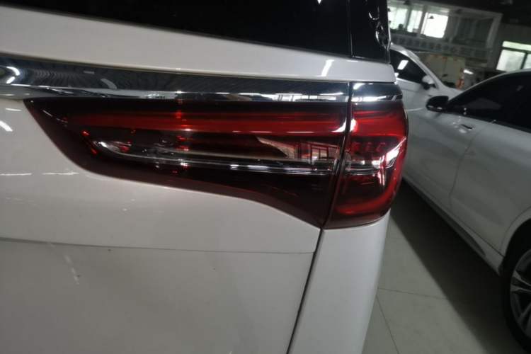 Used Buick GL8 2021 ES Land Cruiser 653T Luxury Edition Right Rear Taillight