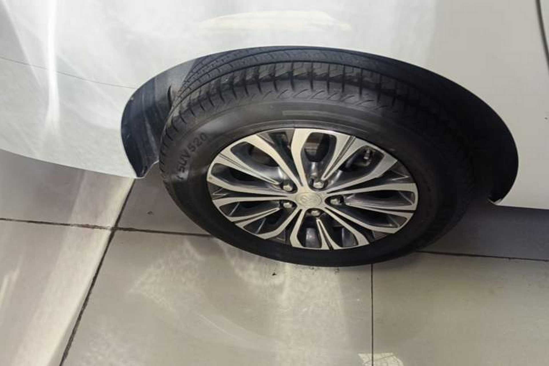 Used Buick GL8 2021 Land Cruiser Executive Class 652T Smart Luxury Model Right Rear Wheel Hub