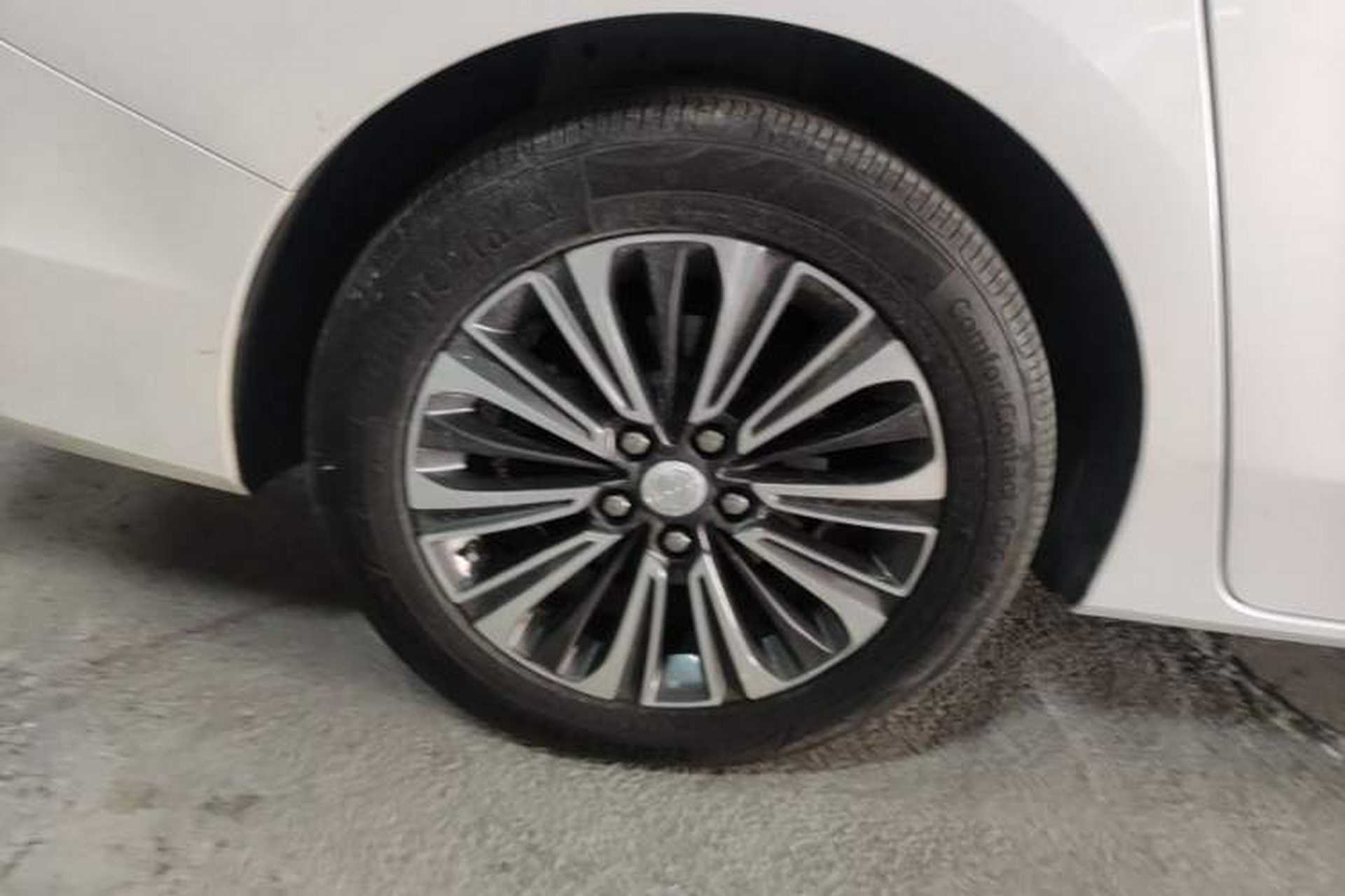 Used Buick GL8 2021 ES Landtrek 653T Luxury Model Right Rear Wheel Hub