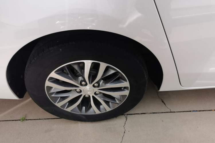 Used Buick GL8 2021 ES Land Cruiser 653T Luxury Edition Right Rear Wheel Hub