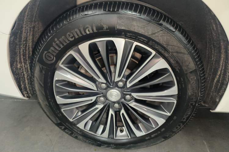 Used Buick GL8 2021 ES Landtrek 653T Luxury Model Right Rear Wheel Hub