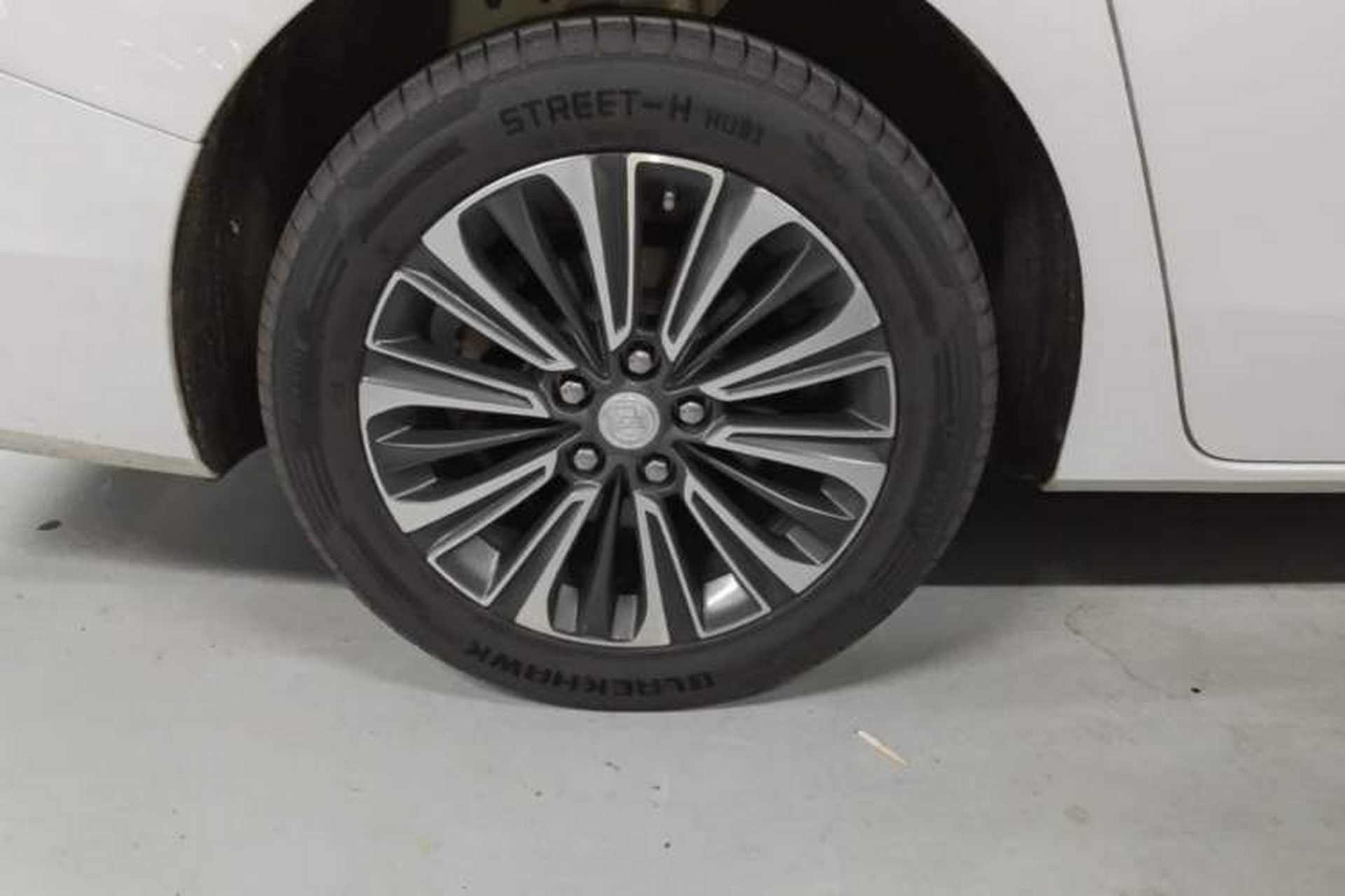 Used Buick GL8 2021 ES Landtrek 653T Luxury Model Right Rear Wheel Hub