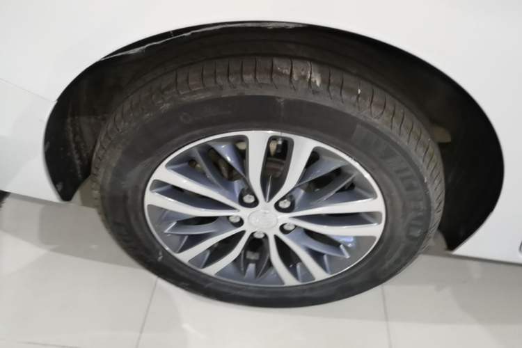 Used Buick GL8 2021 ES Land Cruiser 653T Luxury Edition Right Rear Wheel Hub