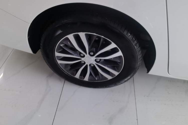 Used Buick GL8 2021 ES Land Cruiser 653T Luxury Edition Right Rear Wheel Hub