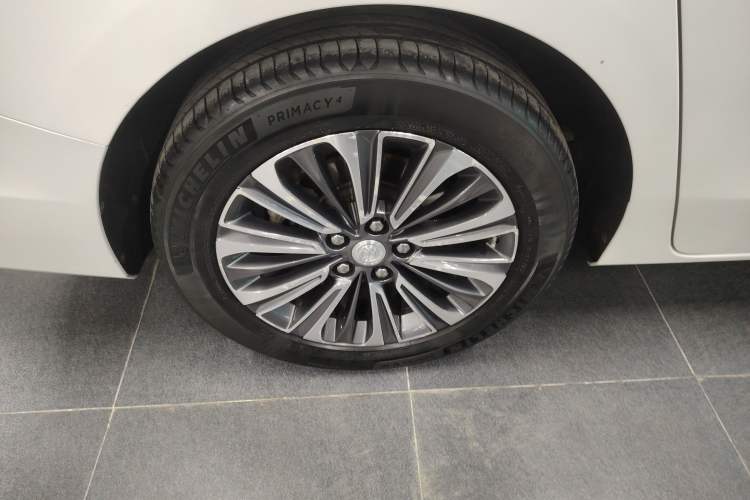 Used Buick GL8 2021 ES Landtrek 653T Luxury Model Right Rear Wheel Hub