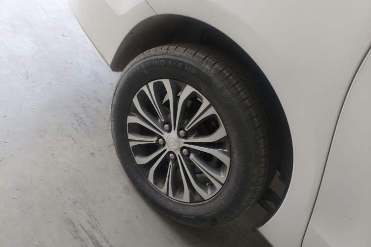 Used Buick GL8 2021 Land Cruiser Executive Class 652T Comfort Model Right Rear Wheel Hub
