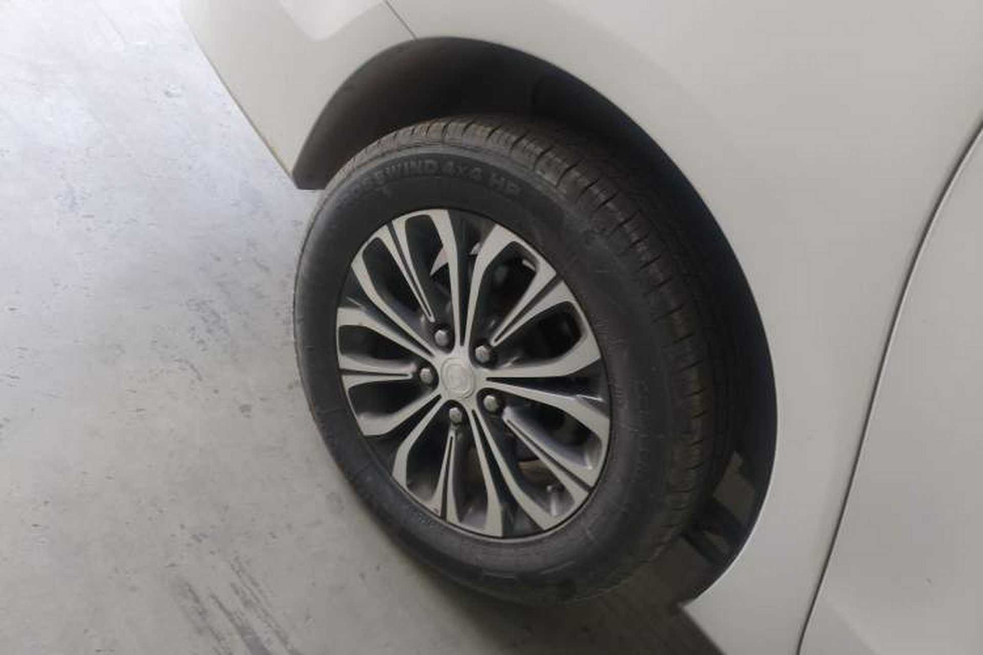 Used Buick GL8 2021 Land Cruiser Executive Class 652T Comfort Model Right Rear Wheel Hub