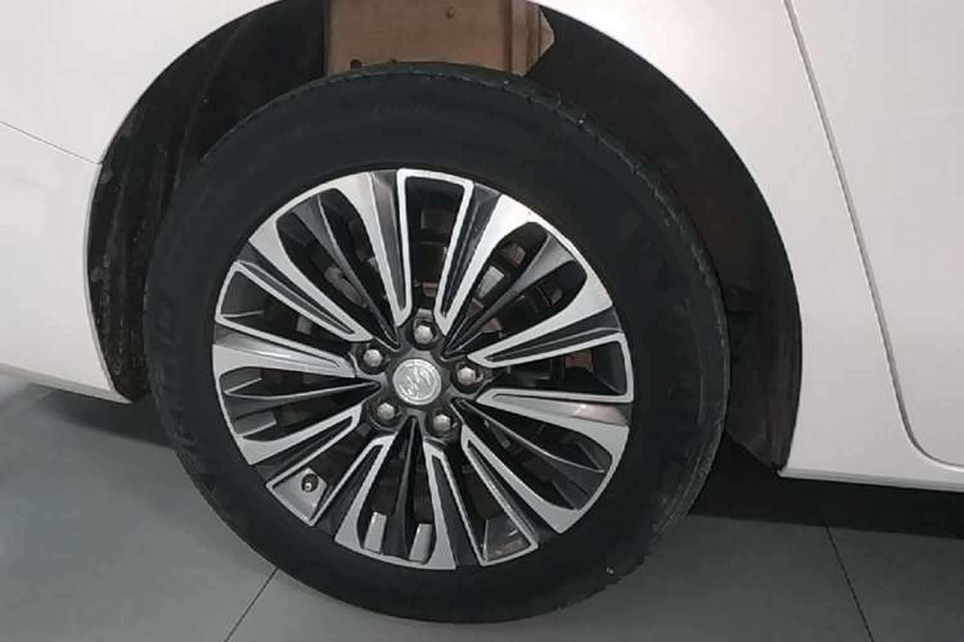 Used Buick GL8 2021 ES Landtrek 653T Luxury Model Right Rear Wheel Hub