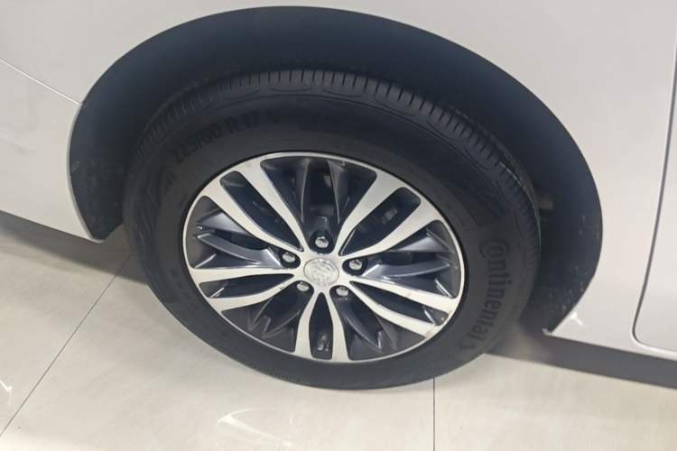 Used Buick GL8 2021 ES Land Cruiser 653T Luxury Edition Right Rear Wheel Hub