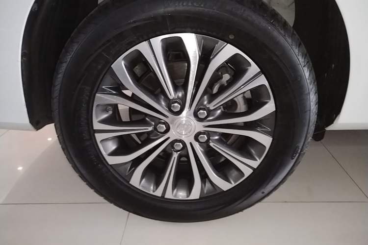 Used Buick GL8 2021 Land Cruiser Executive Class 652T Luxury Model Right Rear Wheel Hub