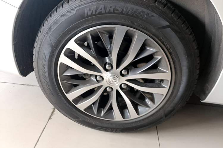 Used Buick GL8 2021 ES Land Cruiser 653T Luxury Edition Right Rear Wheel Hub