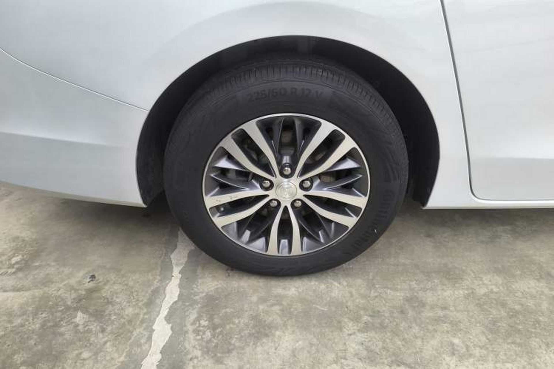 Used Buick GL8 2021 ES Landtrek 653T Comfort Edition Right Rear Wheel Hub