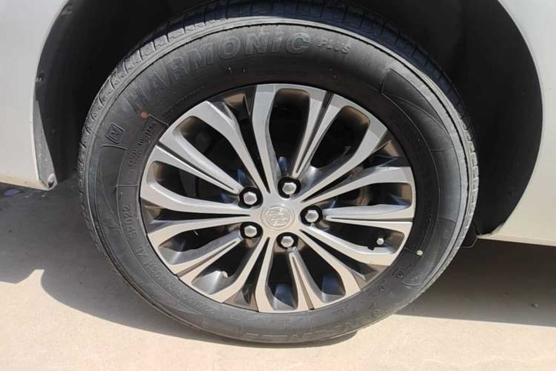 Used Buick GL8 2021 Land Cruiser Executive Class 652T Comfort Model Right Rear Wheel Hub