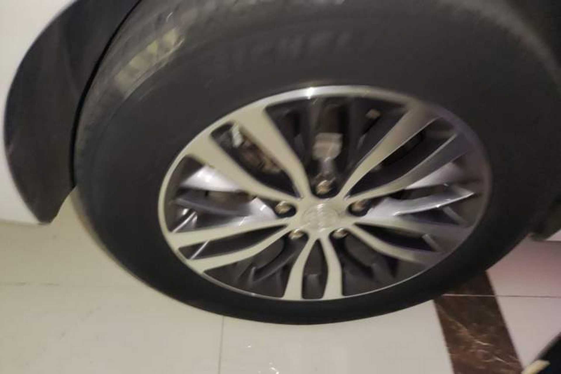 Used Buick GL8 2021 ES Land Cruiser 653T Luxury Edition Right Rear Wheel Hub
