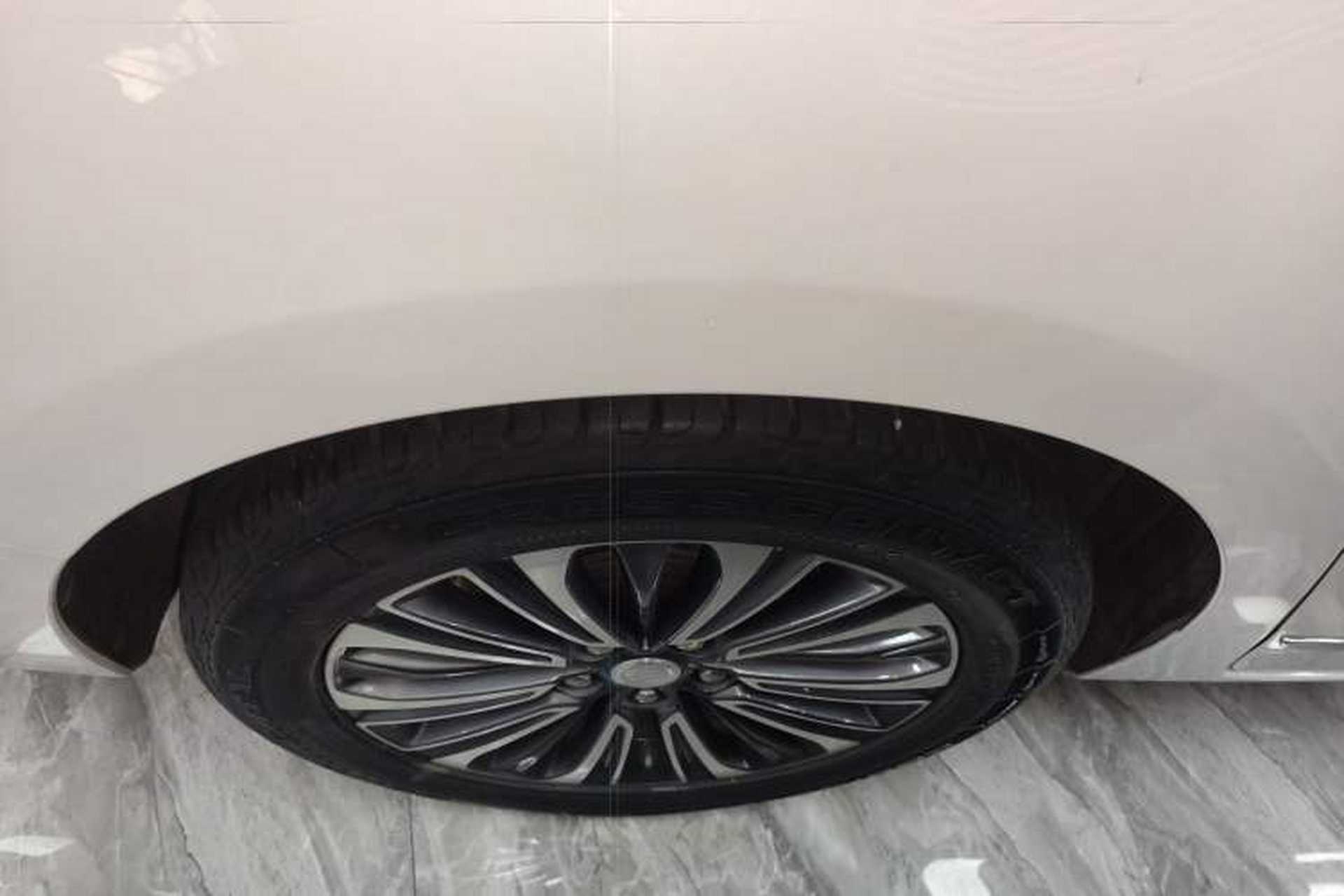 Used Buick GL8 2021 ES Land Cruiser 653T Flagship Model Right Rear Wheel Hub