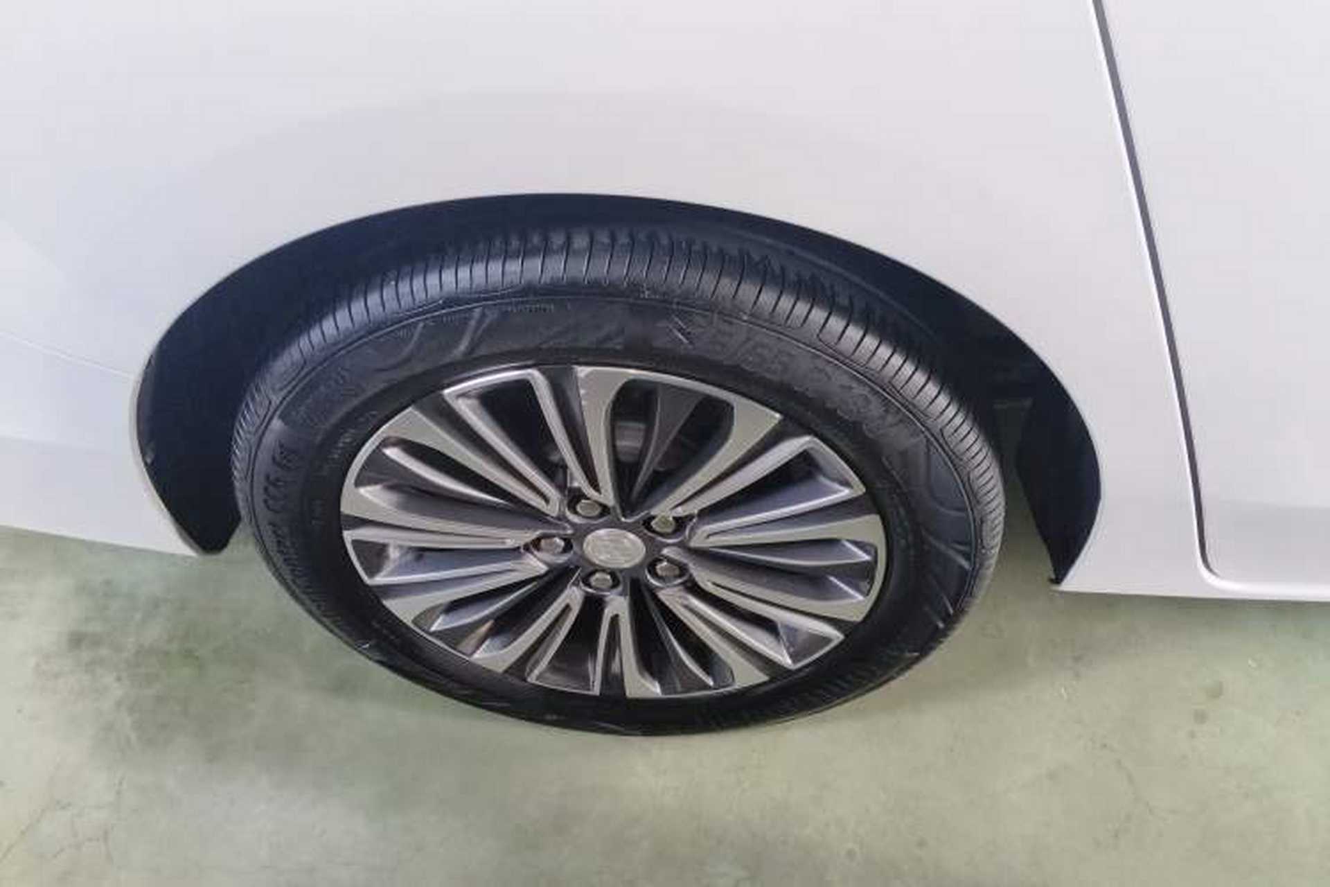 Used Buick GL8 2021 ES Landtrek 653T Luxury Model Right Rear Wheel Hub