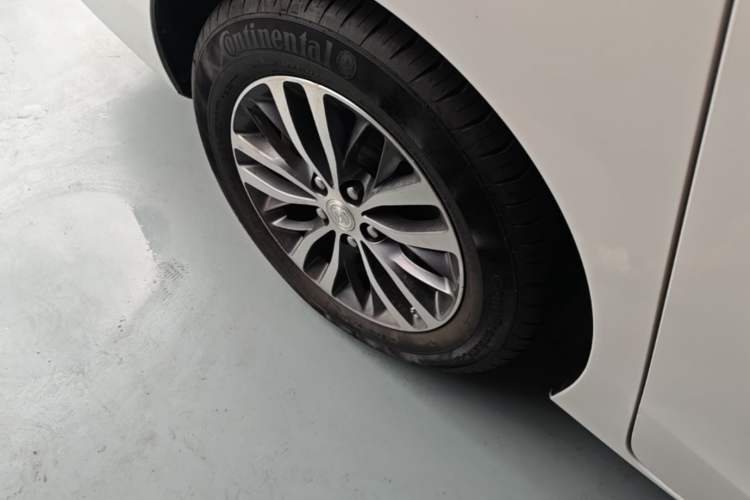 Used Buick GL8 2021 ES Land Cruiser 653T Luxury Edition Right Rear Wheel Hub