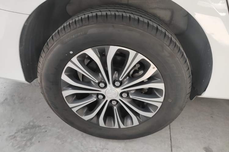 Used Buick GL8 2021 Land Cruiser Executive Class 652T Comfort Model Right Rear Wheel Hub