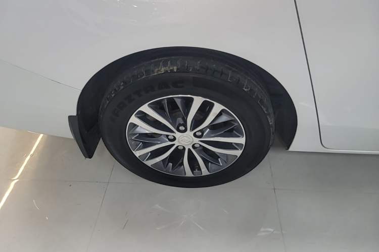 Used Buick GL8 2021 ES Landtrek 653T Comfort Edition Right Rear Wheel Hub