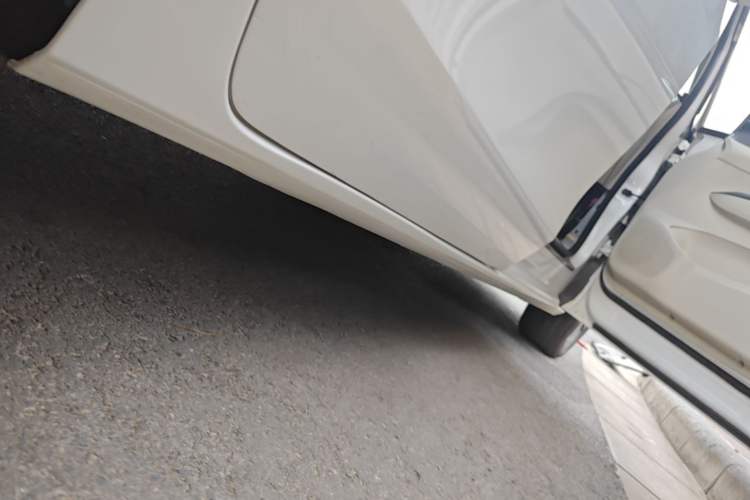 Used Buick GL8 2021 ES Landtrek 653T Comfort Edition Right Side Sill