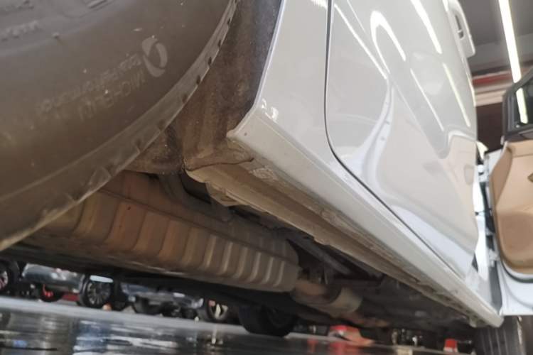 Used Buick GL8 2021 ES Landtrek 653T Luxury Model Right Side Sill