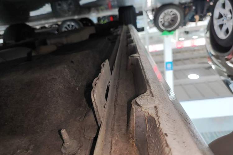 Used Buick GL8 2021 ES Land Cruiser 653T Luxury Edition Right Side Sill