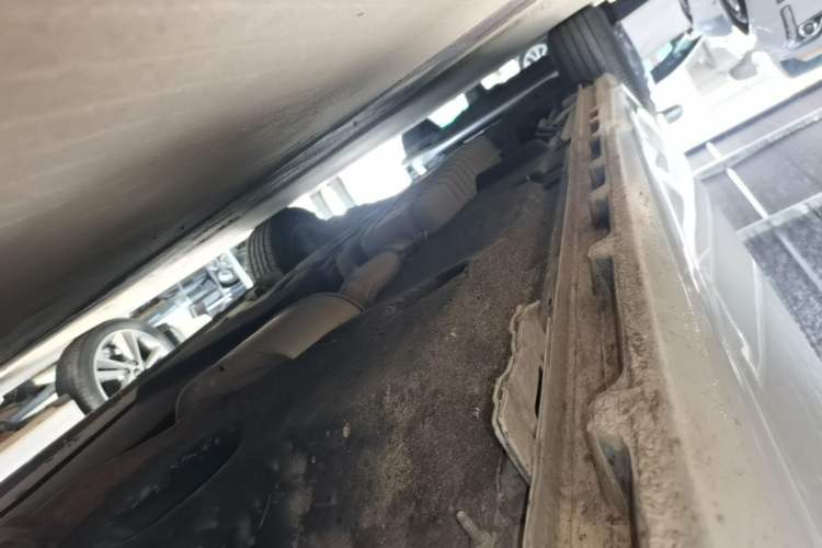Used Buick GL8 2021 ES Landtrek 653T Comfort Edition Right Side Sill