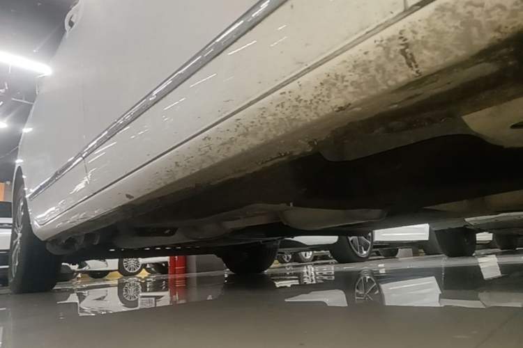 Used Buick GL8 2021 Land Cruiser Executive 652T Premium Model Right Side Sill