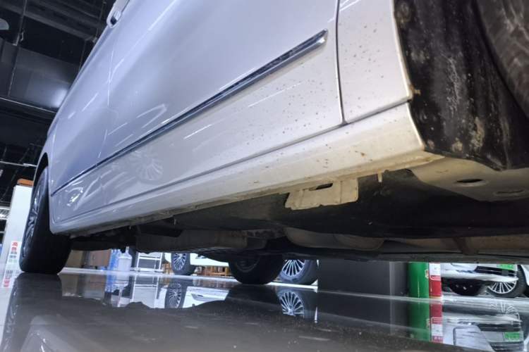 Used Buick GL8 2021 ES Land Cruiser 653T Flagship Model Right Side Sill