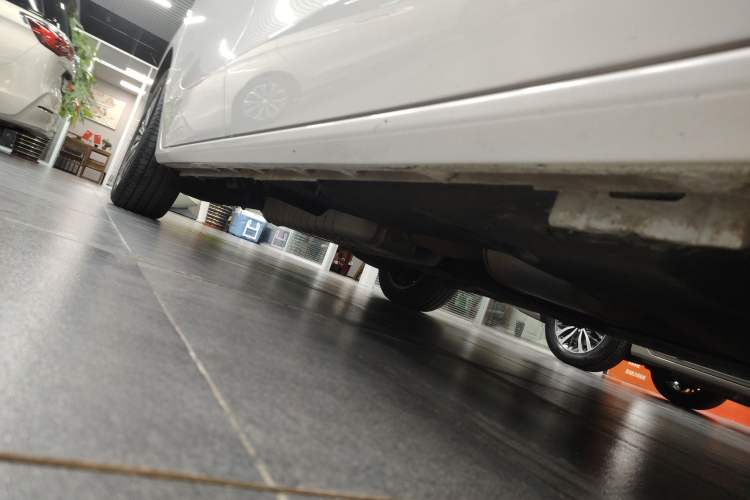 Used Buick GL8 2021 ES Landtrek 653T Luxury Model Right Side Sill