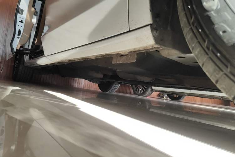Used Buick GL8 2021 ES Land Cruiser 653T Luxury Edition Right Side Sill