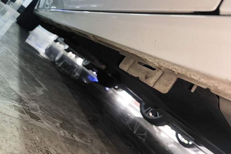 Used Buick GL8 2021 ES Land Cruiser 653T Luxury Edition Right Side Sill