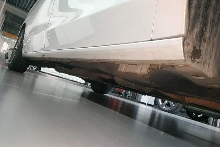 Used Buick GL8 2021 ES Landtrek 653T Luxury Model Right Side Sill