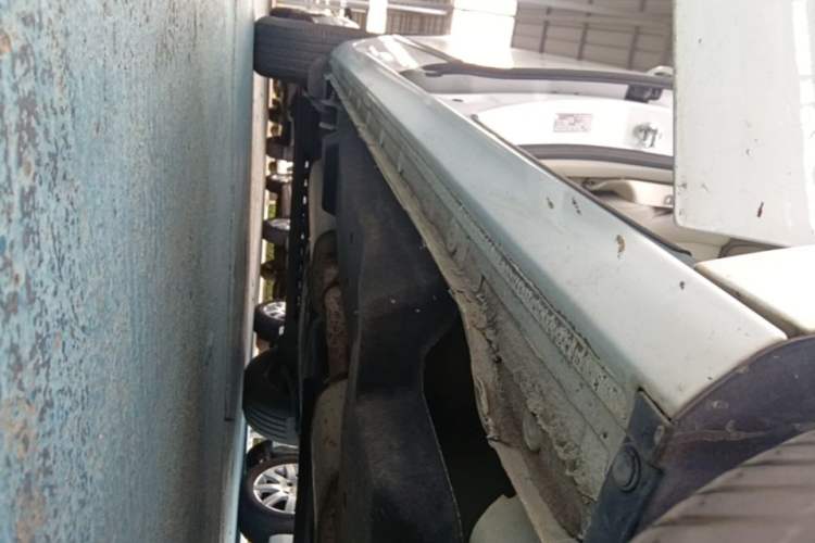 Used Buick GL8 2021 Land Cruiser Executive Class 652T Luxury Model Right Side Sill