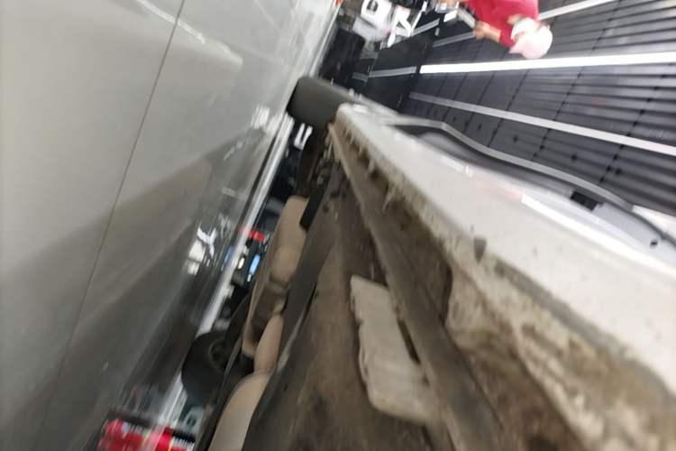 Used Buick GL8 2021 ES Land Cruiser 653T Luxury Edition Right Side Sill