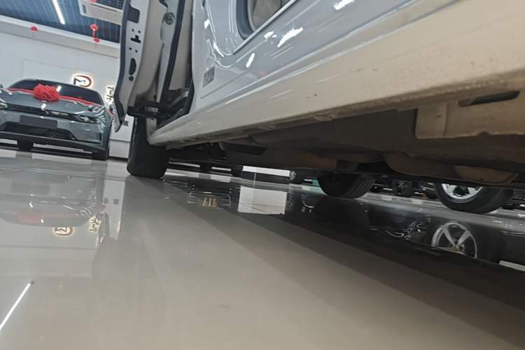 Used Buick GL8 2021 ES Landtrek 653T Comfort Edition Right Side Sill