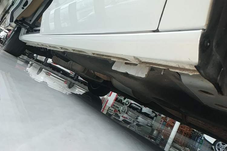 Used Buick GL8 2021 ES Landtrek 653T Luxury Model Right Side Sill