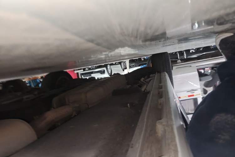 Used Buick GL8 2021 ES Land Cruiser 653T Flagship Model Right Side Sill