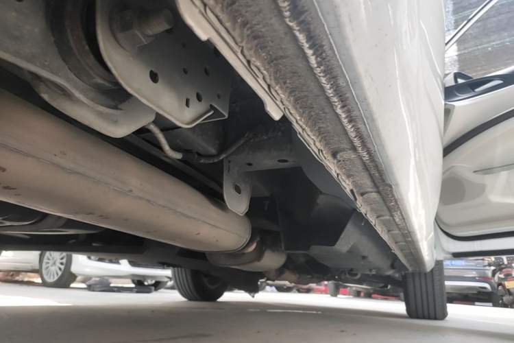 Used Buick GL8 2021 Land Cruiser Executive Class 652T Comfort Model Right Side Sill