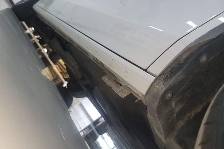 Used Buick GL8 2021 ES Landtrek 653T Comfort Edition Right Side Sill