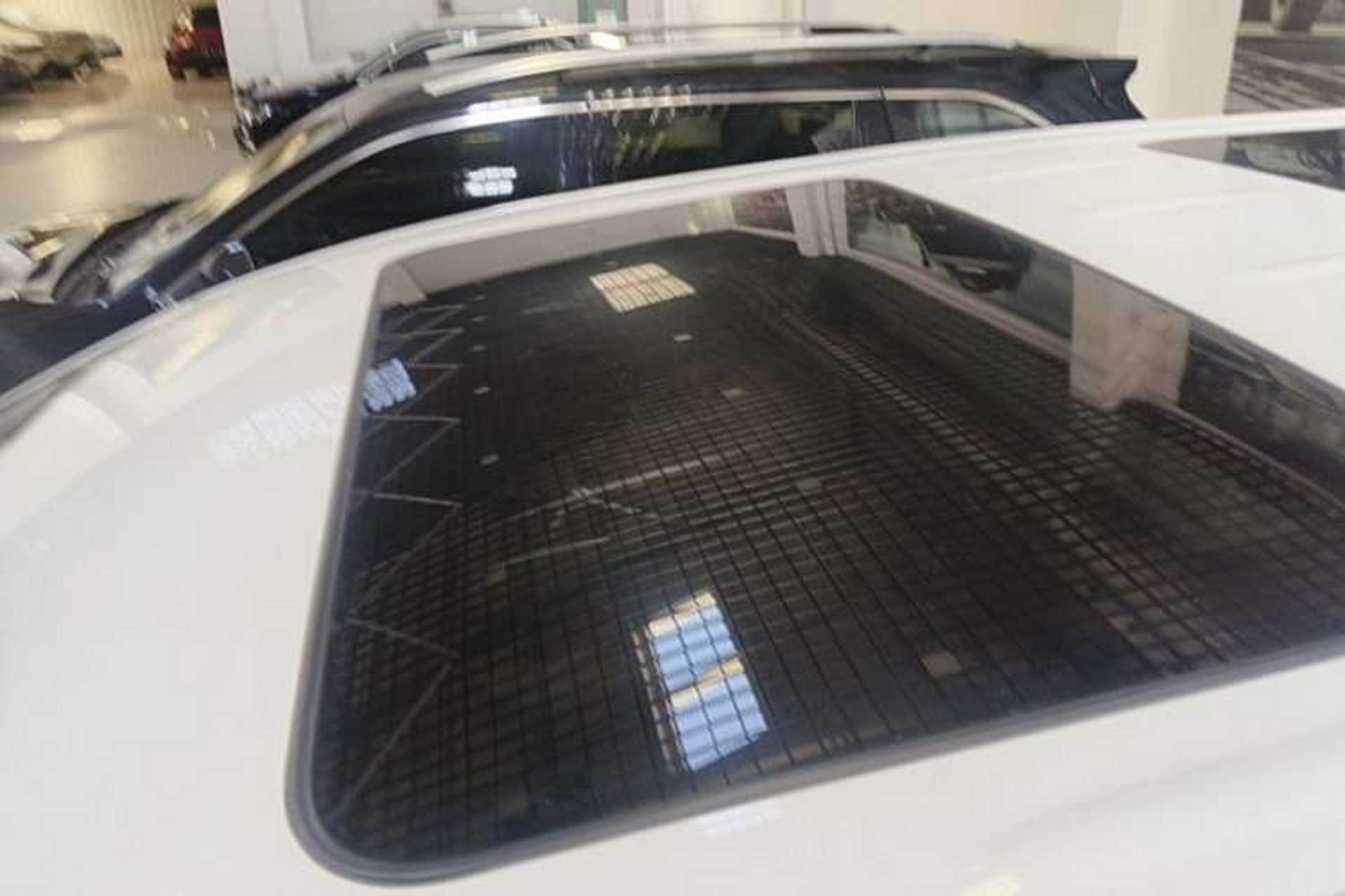 Used Buick GL8 2021 Land Cruiser Executive Class 652T Smart Luxury Model Roof