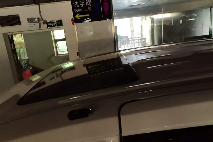 Used Buick GL8 2021 Land Cruiser Executive Class 652T Luxury Model Roof
