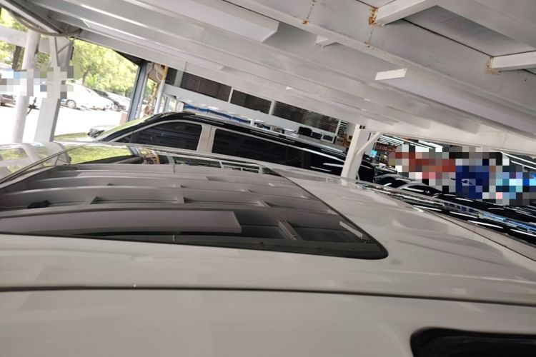 Used Buick GL8 2021 Land Cruiser Executive 652T Premium Model Roof
