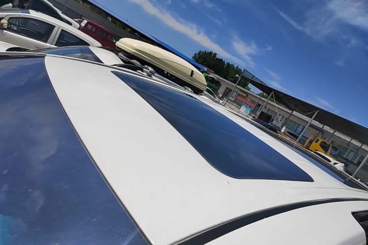 Used Buick GL8 2021 Land Cruiser Executive 652T Premium Model Roof