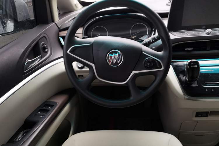 Used Buick GL8 2021 Land Cruiser Executive Class 652T Comfort Model Steering Wheel