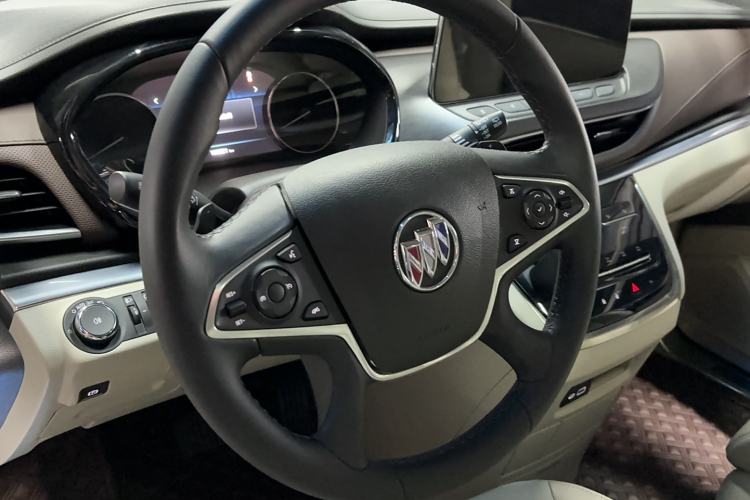 Used Buick GL8 2021 Land Cruiser Executive Class 652T Luxury Model Steering Wheel
