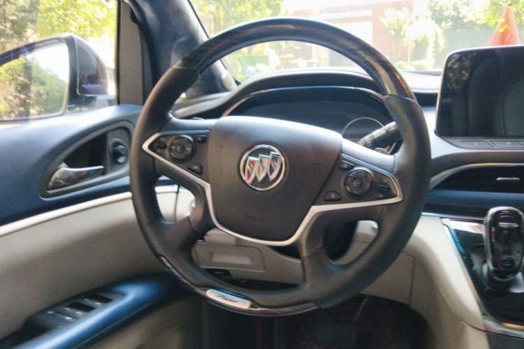 Used Buick GL8 2021 Land Cruiser Executive Class 652T Luxury Model Steering Wheel