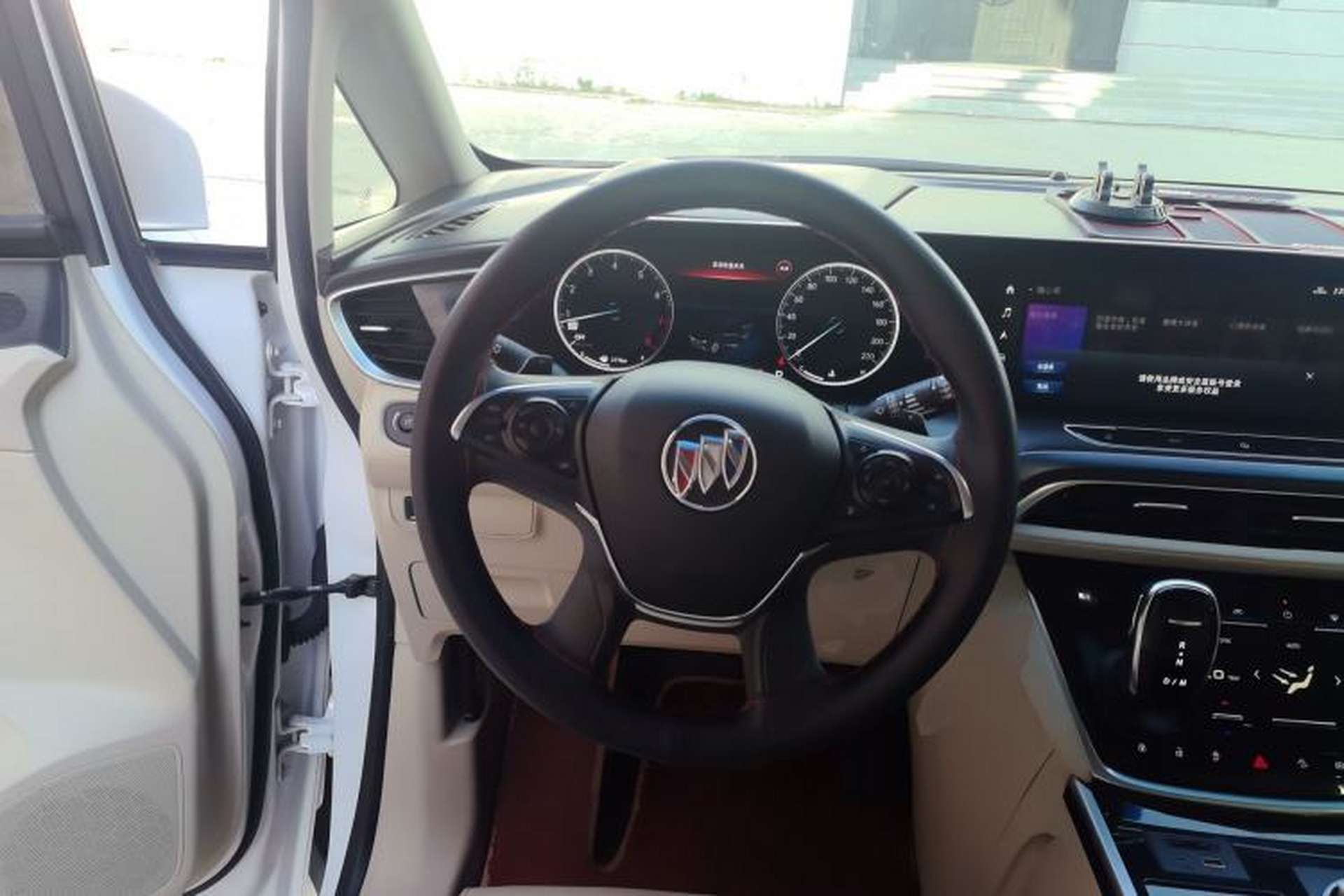 Used Buick GL8 2021 ES Land Cruiser 653T Smart Flagship Model Steering Wheel