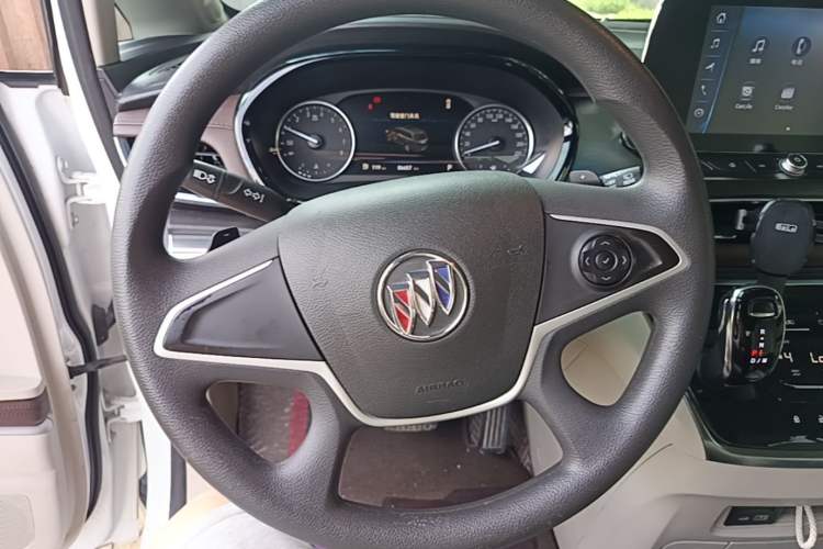 Used Buick GL8 2021 Land Cruiser Executive Class 652T Comfort Model Steering Wheel